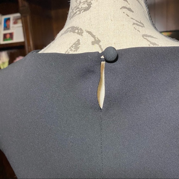 Evan Picone Black with Elegant Beading On The Front Cocktail Dress Size 4 - Picture 2 of 5